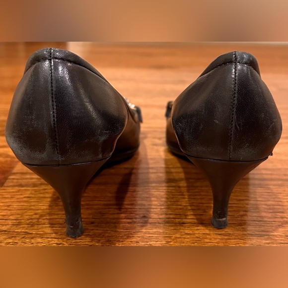 417. Ladies Salvatore Ferragamo Vintage Black Leather and Patent Horse Bit Shoes - Picture 8 of 16